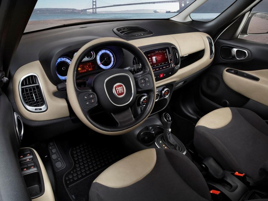  Fiat 500L 2013 года  (US) (фото 28 из 40)